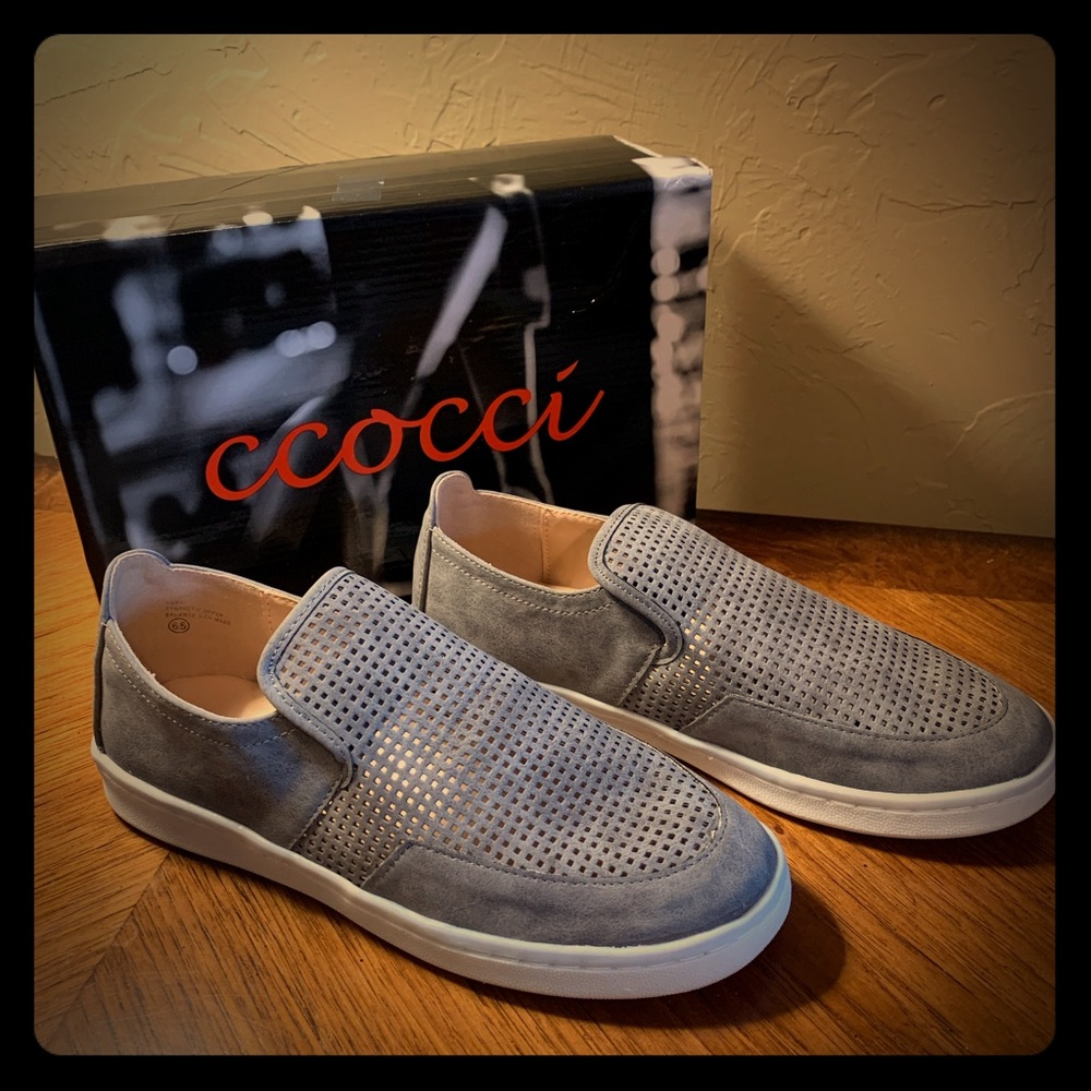 Slip-on perforated Gray sneakers- size 6.5